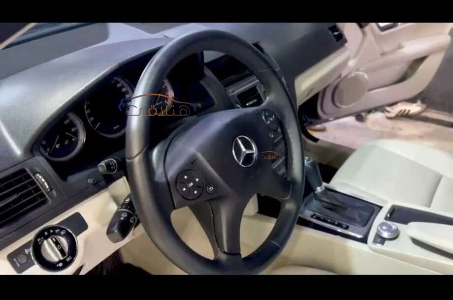 C 180 Mercedes أسود