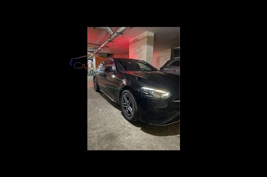 C 180 Mercedes أسود