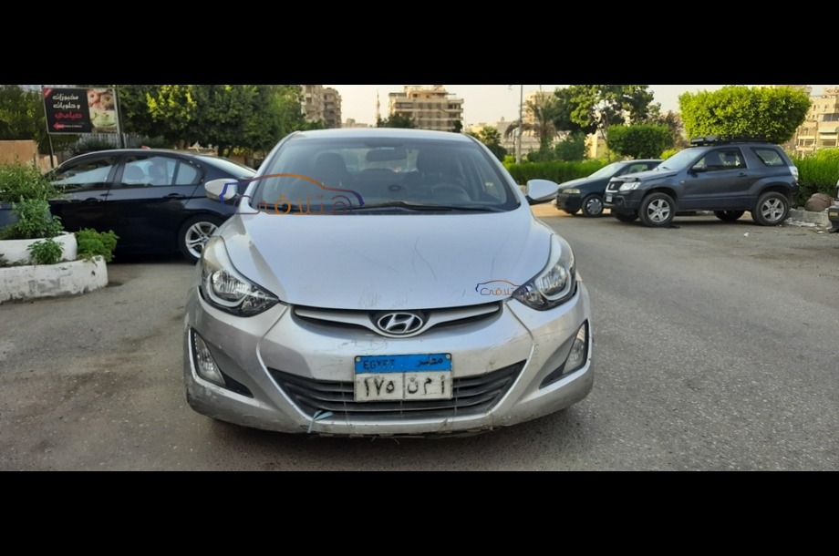 Elantra MD Hyundai فضي