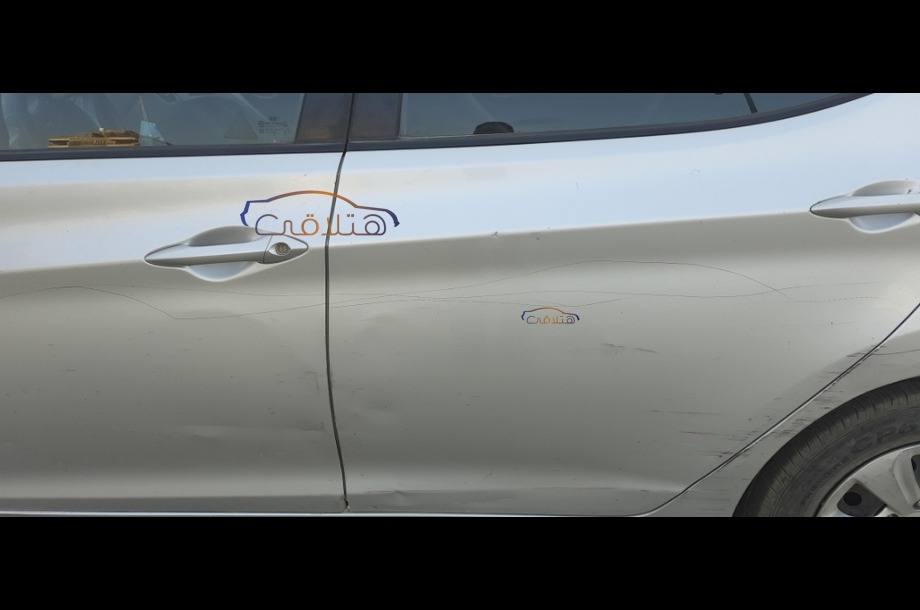 Elantra MD Hyundai فضي