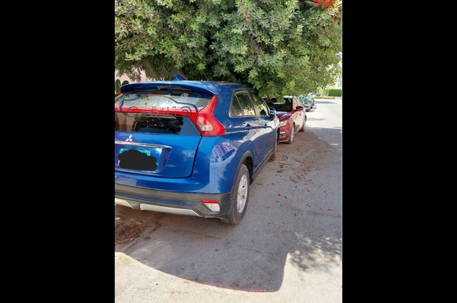 Eclipse Cross Mitsubishi أزرق