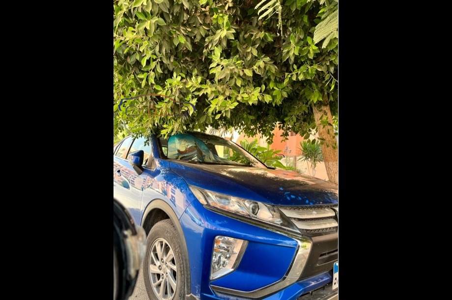 Eclipse Cross Mitsubishi أزرق