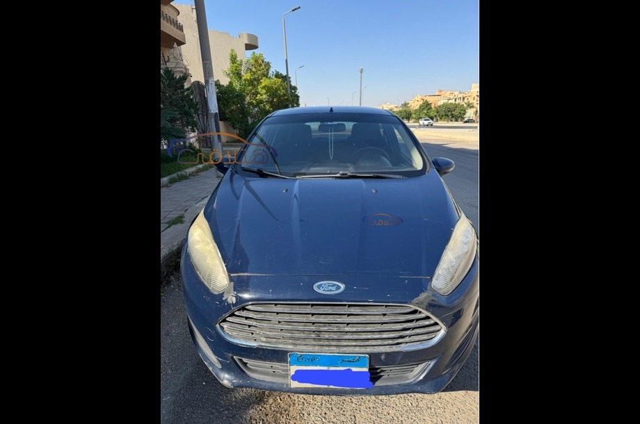Fiesta Ford أزرق