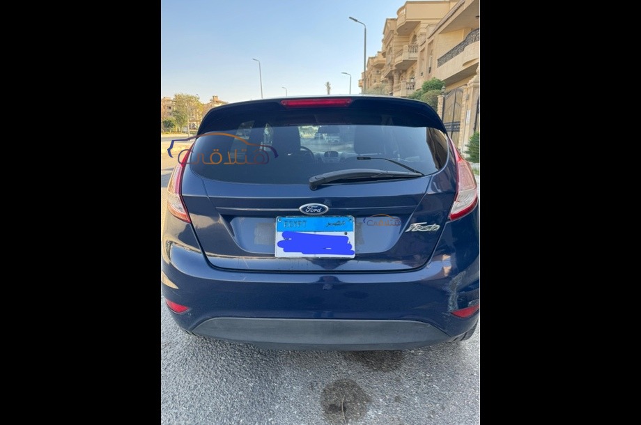 Fiesta Ford أزرق