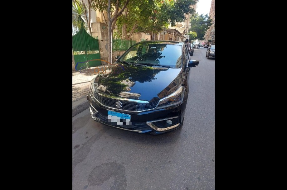 Ciaz Suzuki أسود