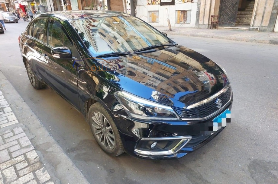 Ciaz Suzuki أسود