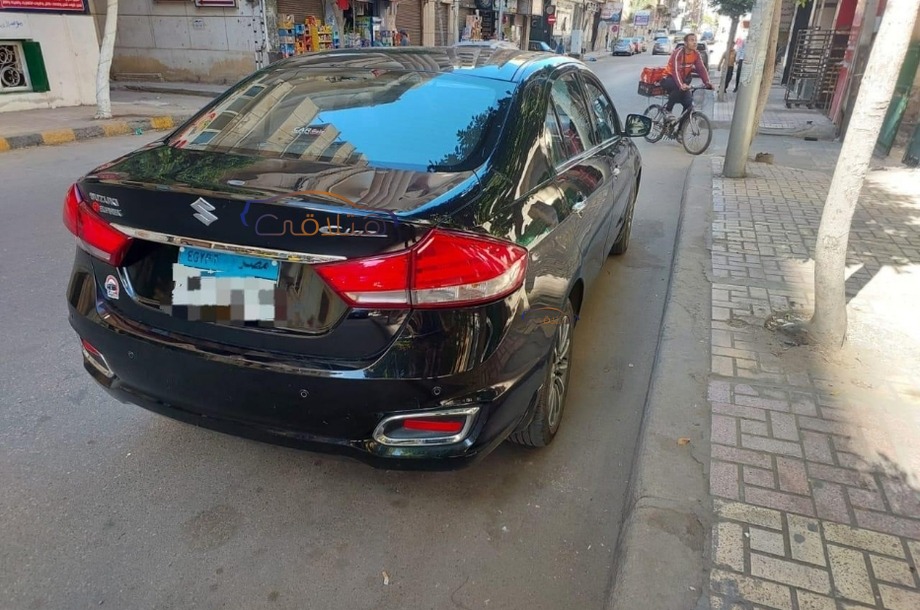 Ciaz Suzuki أسود