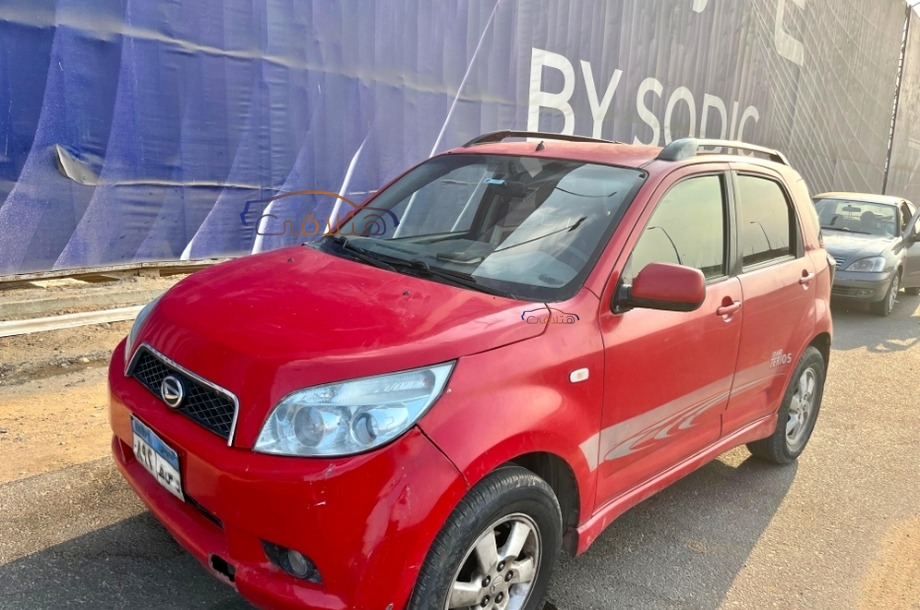 Terios Daihatsu احمر