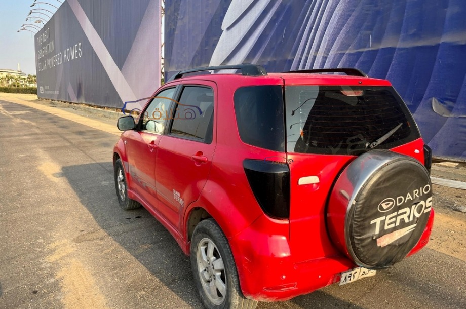 Terios Daihatsu احمر
