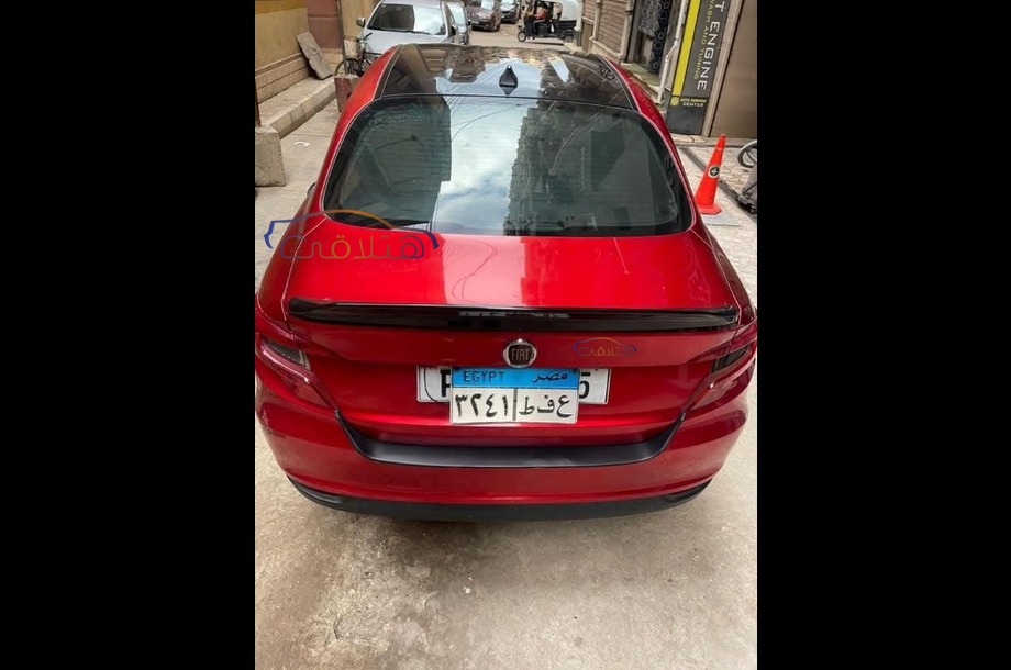 Tipo Fiat احمر