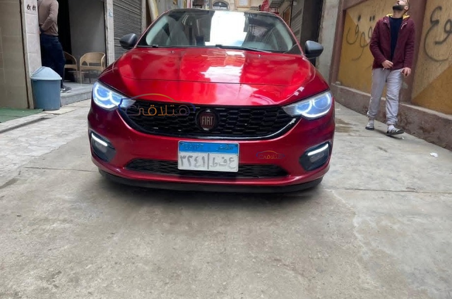 Tipo Fiat احمر