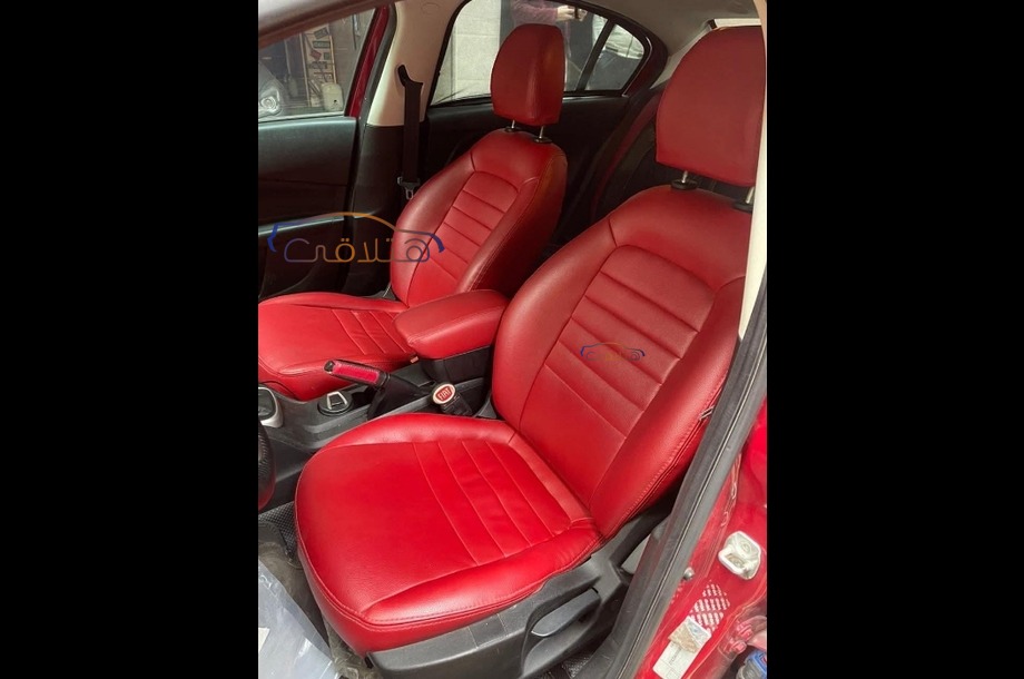 Tipo Fiat احمر