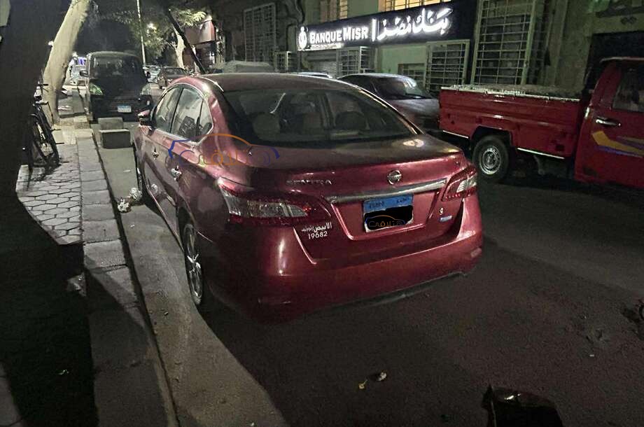 Sentra Nissan Red
