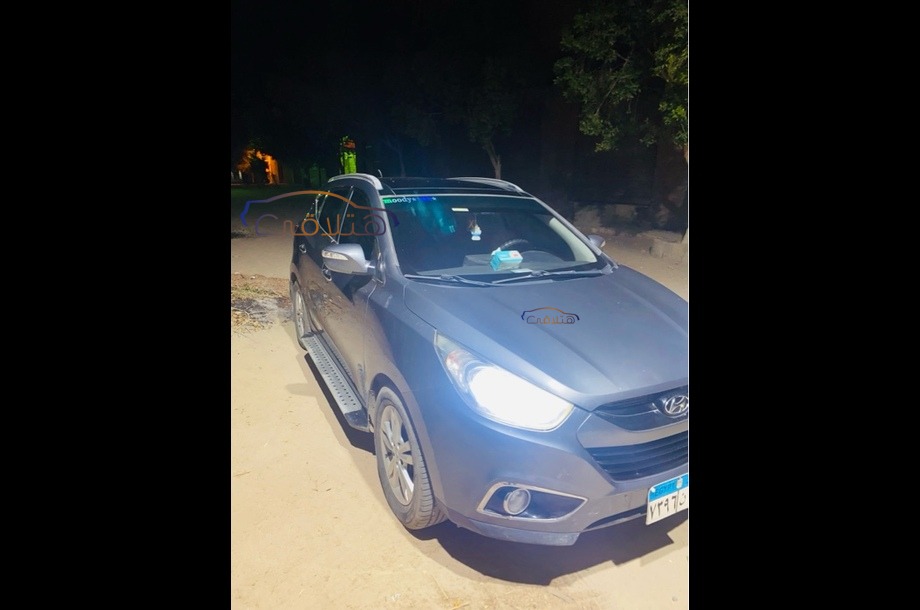IX 35 Hyundai Dark grey