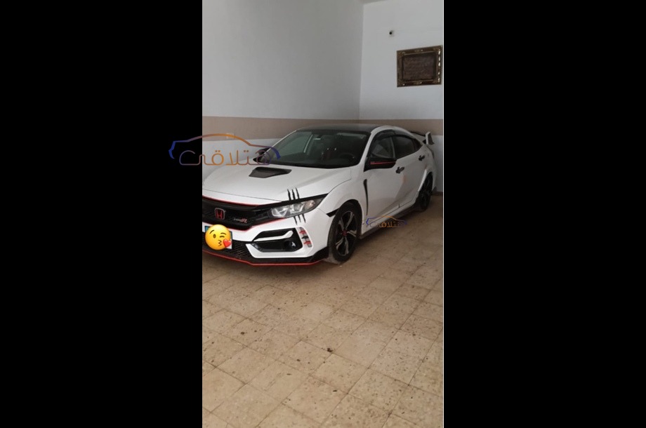 Civic Honda أبيض