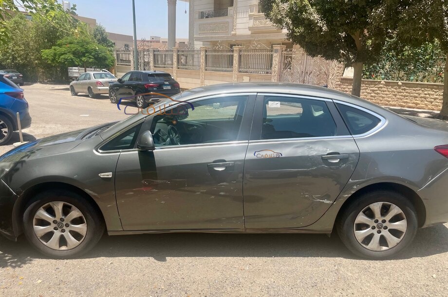 Astra Opel رمادي