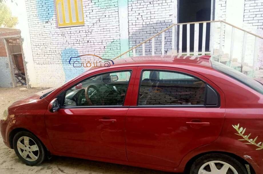 Aveo Chevrolet احمر