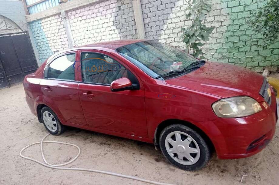 Aveo Chevrolet احمر