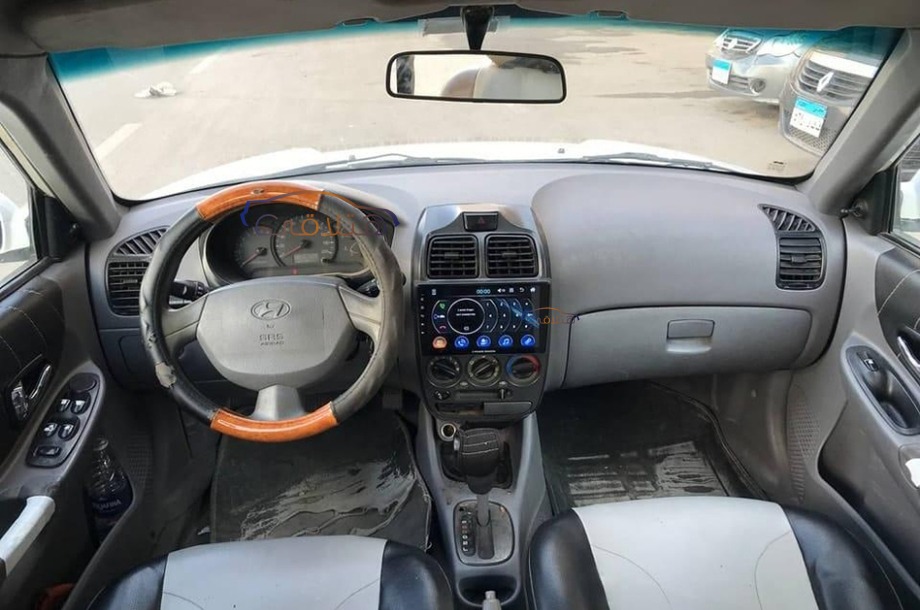 Verna Hyundai أبيض