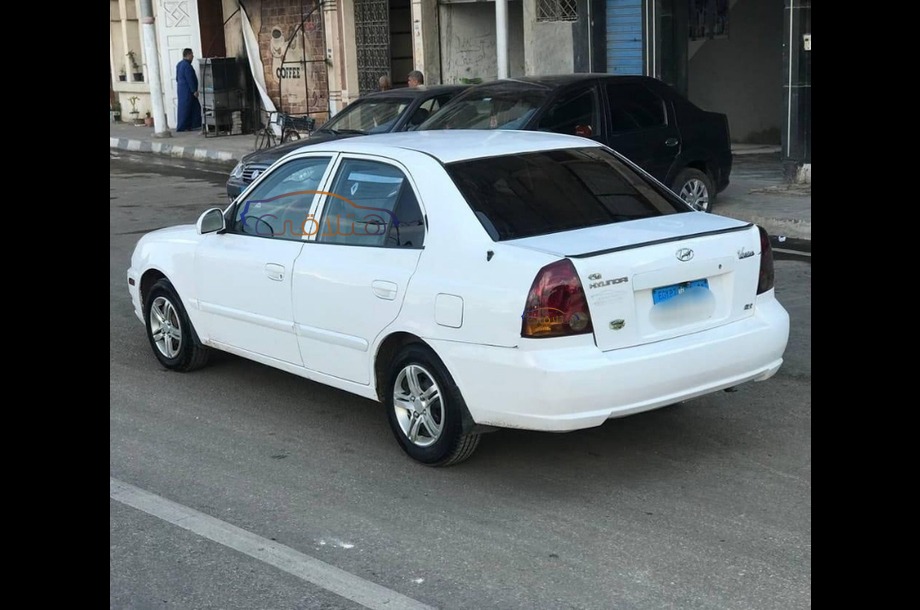 Verna Hyundai أبيض