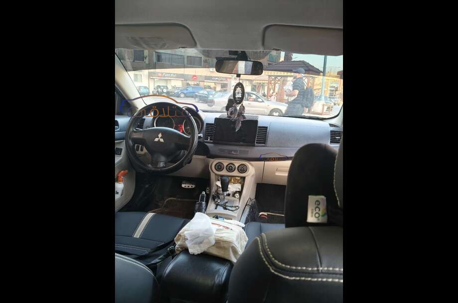 Lancer EX Shark Mitsubishi احمر غامق