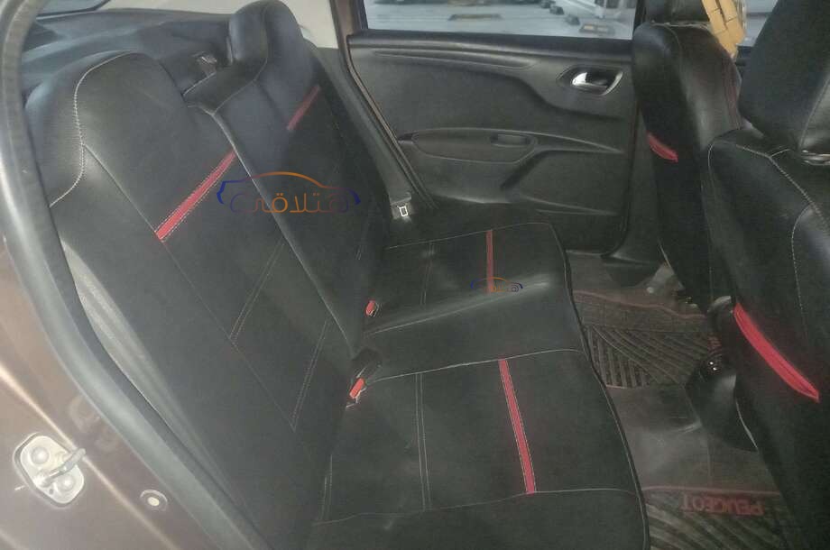 301 Peugeot موكا