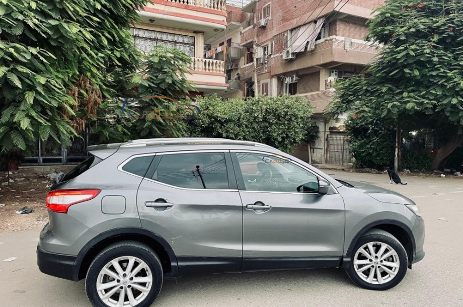 Qashqai Nissan Dark grey