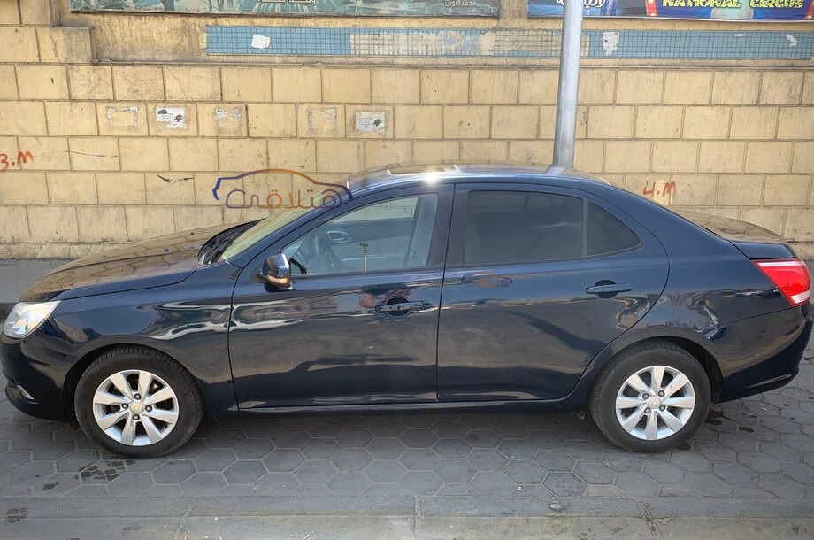 Optra Chevrolet الأزرق الداكن