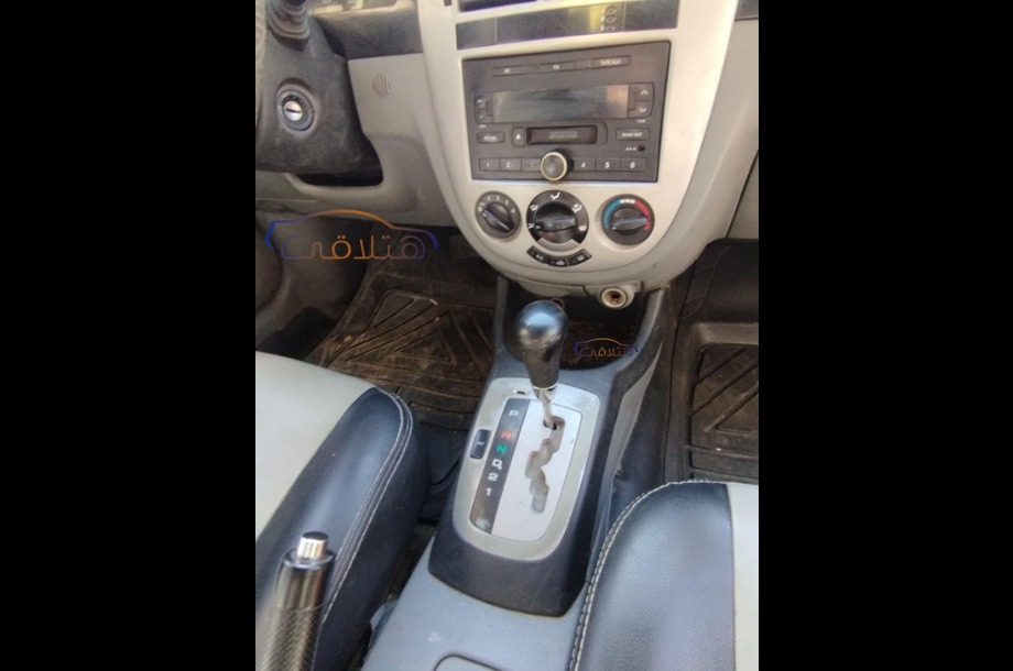 Optra Chevrolet فضي