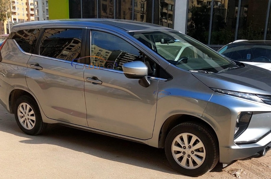 Xpander Mitsubishi Gray