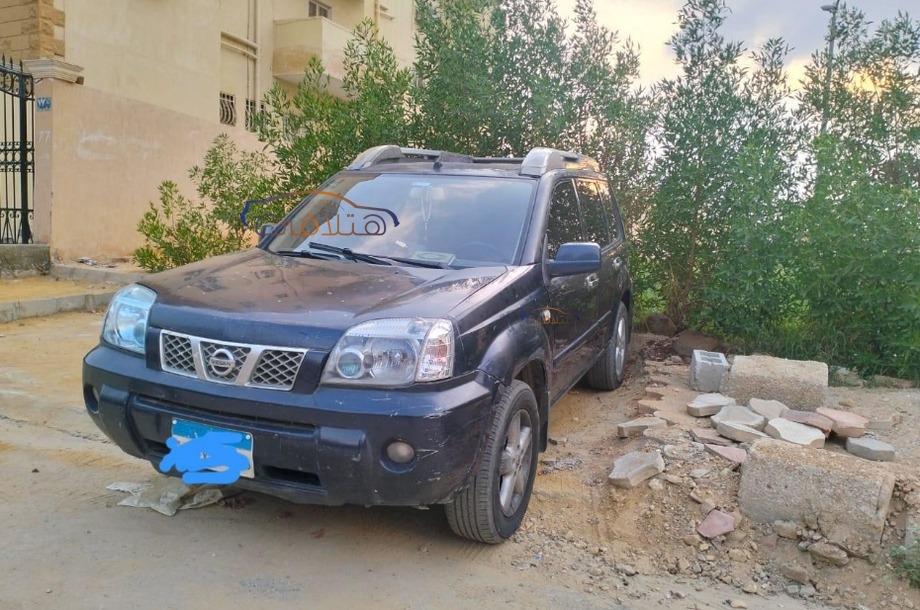 XTrail Nissan Dark blue