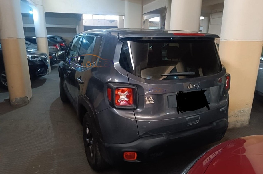 Renegade Jeep رمادي