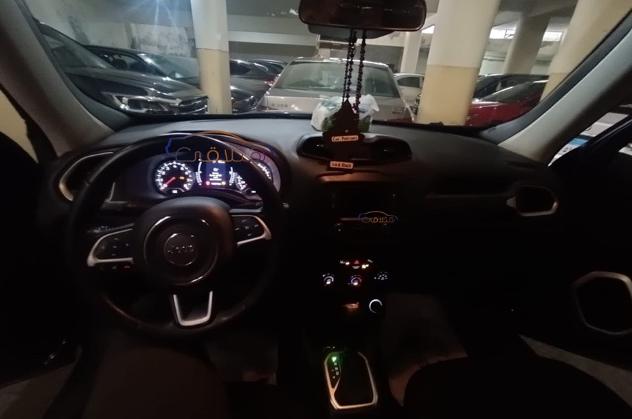 Renegade Jeep رمادي