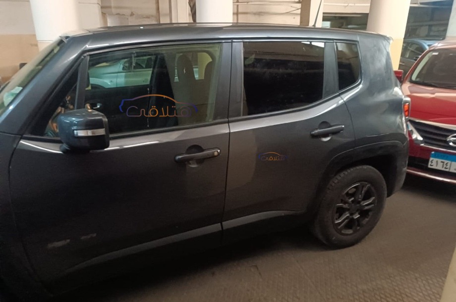 Renegade Jeep رمادي