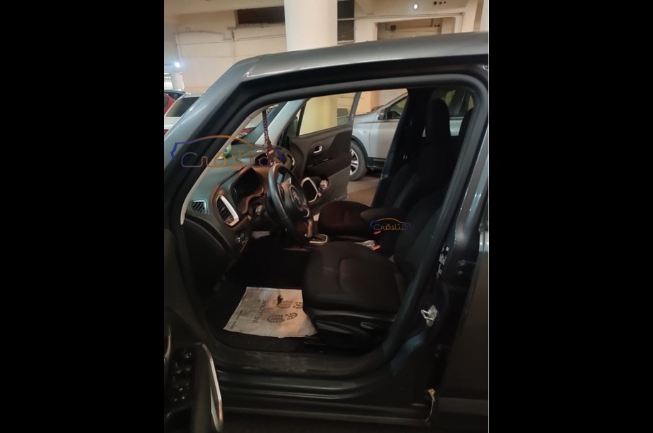 Renegade Jeep رمادي