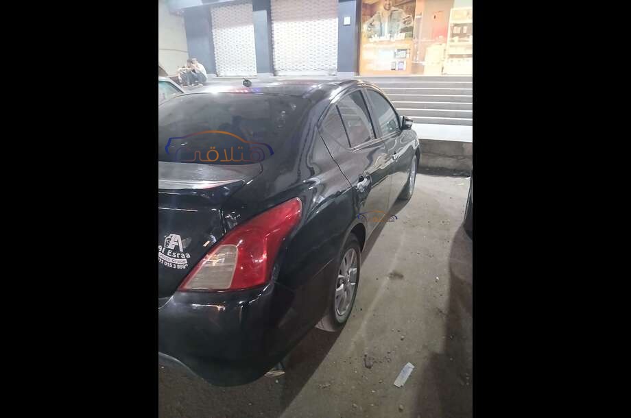 Sunny Nissan أسود