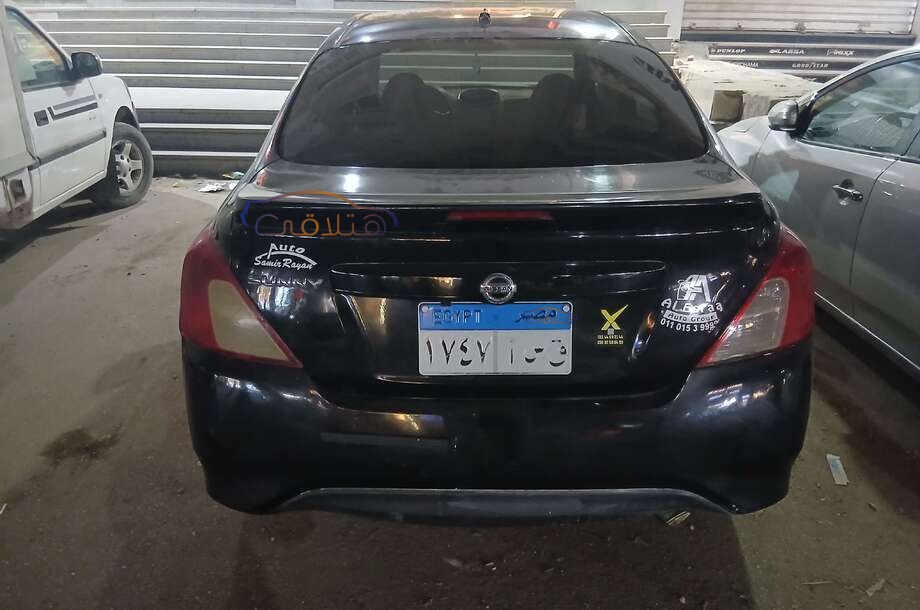 Sunny Nissan أسود