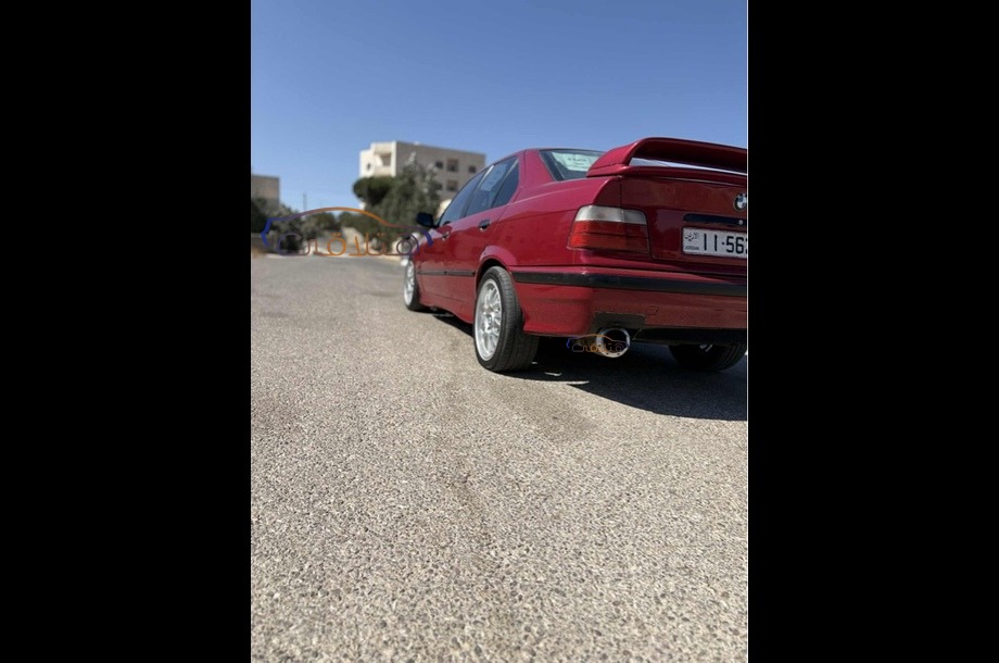 318 BMW احمر