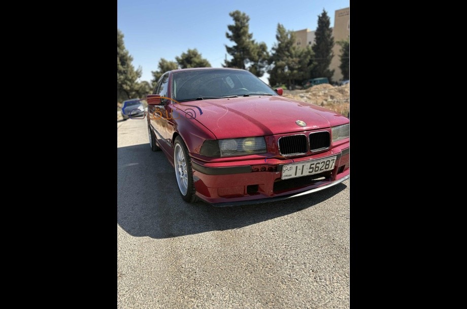 318 BMW احمر