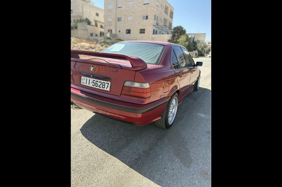 318 BMW احمر