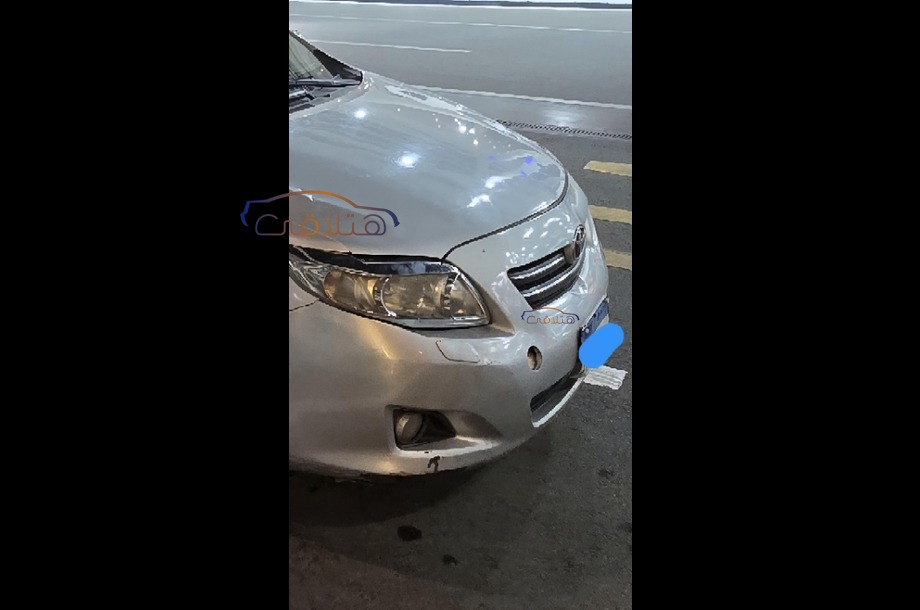 Corolla Toyota فضي
