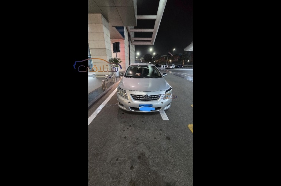 Corolla Toyota فضي