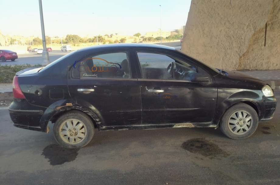 Aveo Chevrolet أسود