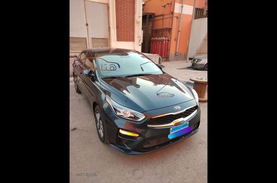 Grand Cerato Kia الأزرق الداكن