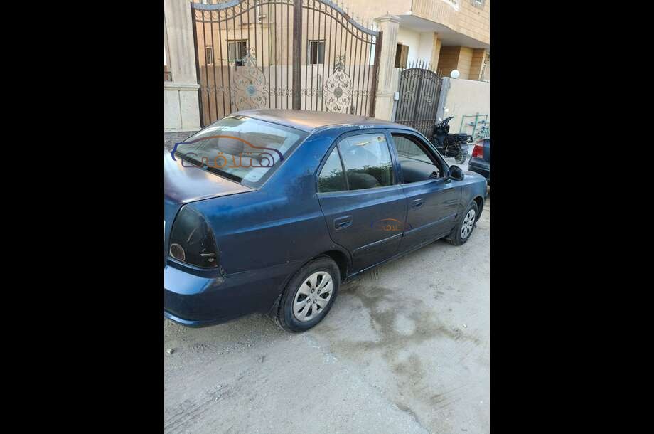 Verna Hyundai أزرق