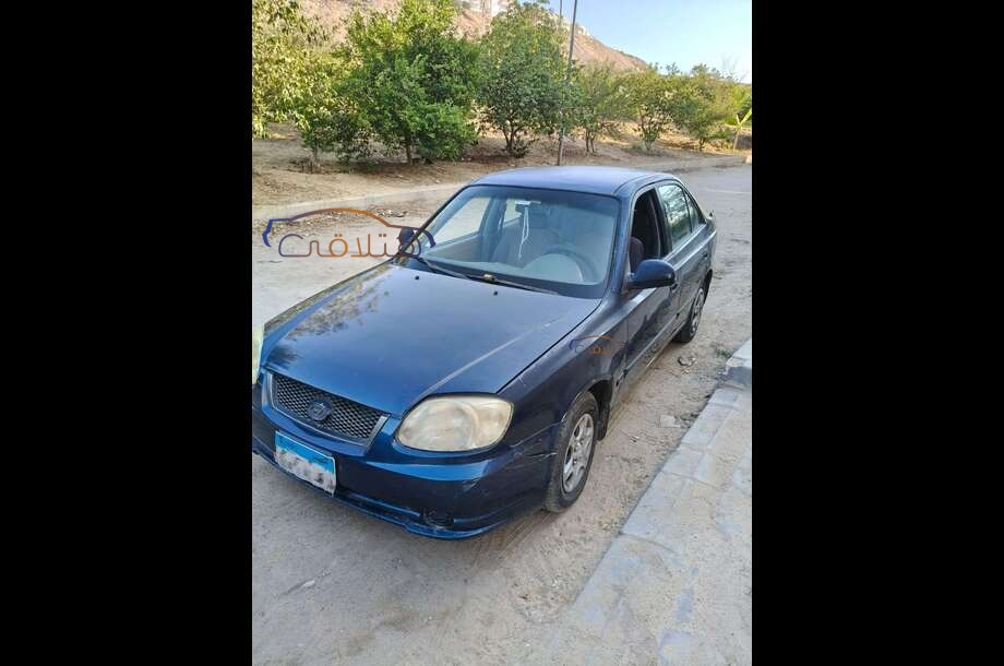 Verna Hyundai أزرق