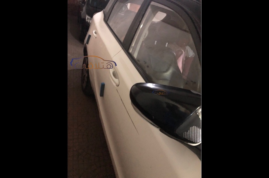 Q35 Changhe أبيض