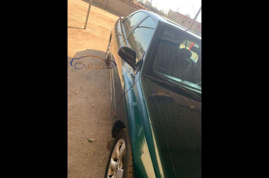 406 Peugeot Dark green