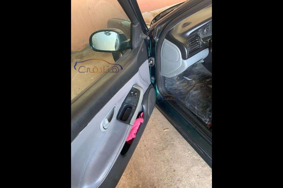 406 Peugeot Dark green