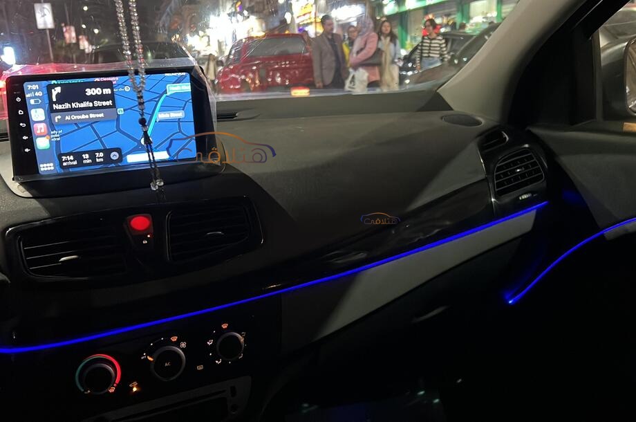 Fluence Renault أسود